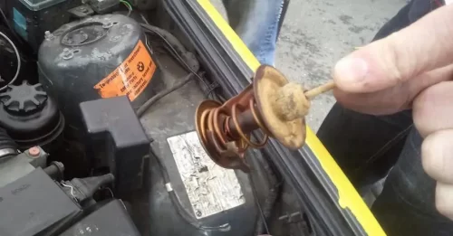 علت داغ شدن موتور خودرو چیست؟