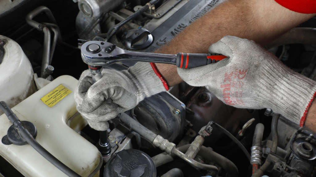 علت لرزش خودرو در دور پایین موتور چیست؟