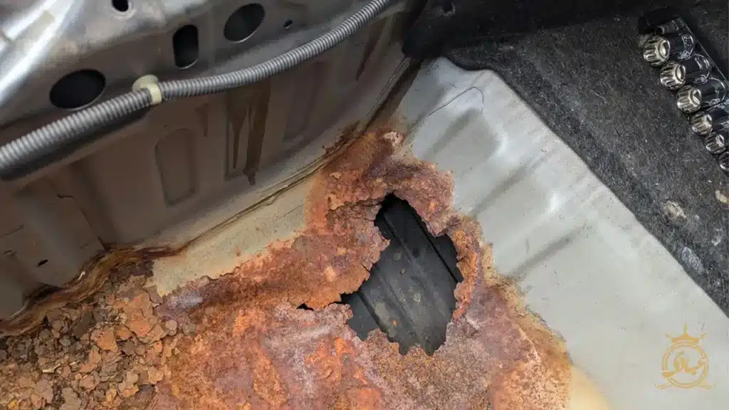 افت قیمت خوردگی کف صندوق؛ بررسی کامل عوامل و روش‌های پیشگیری