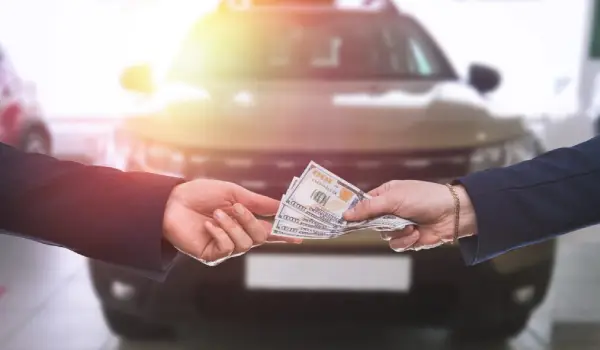 آیا خرید نقدی خودرو بهتر است یا اقساطی؟